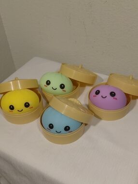 Cute Smiling Bun Squishy Toy